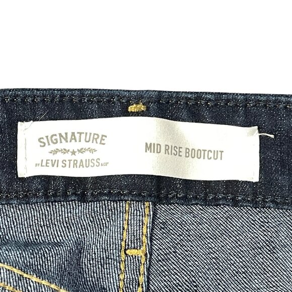 Levis Signature Mid Rise Bootcut Jeans Womens Size 33x34 Blue Dark Wash Stretch - Picture 7 of 12